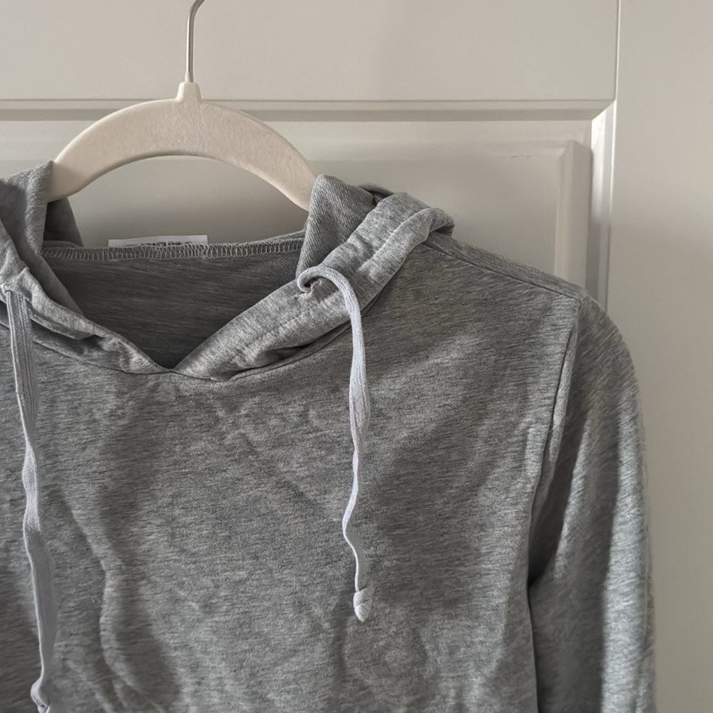 Cropped Sweatshirt - Picture 2 of 5